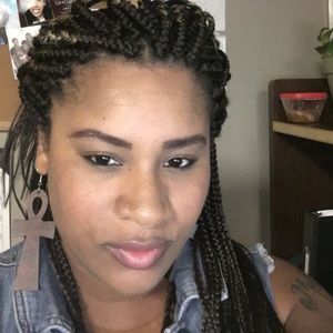 Meet your Posher, Lamika